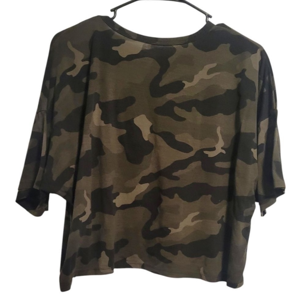 Old Navy Active Short Sleeve All Day Crop Top in Olive Camo Size Large - Picture 2 of 5